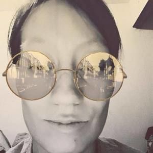 Meet your Posher, Jade